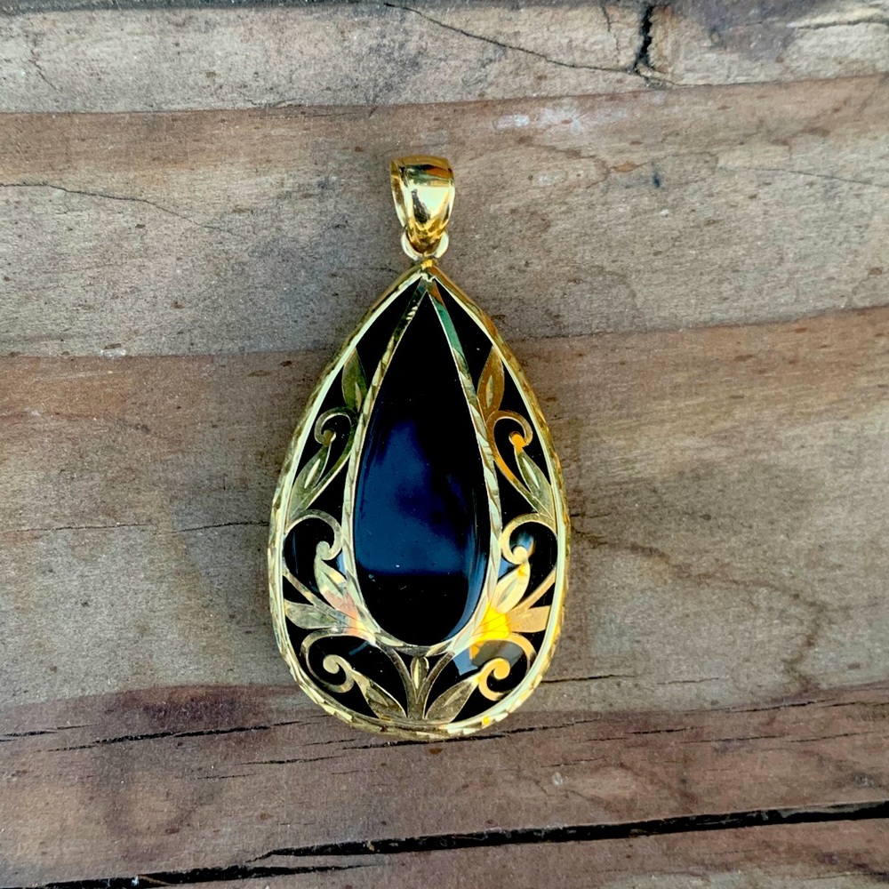 14k Gold Black Onyx Pendant